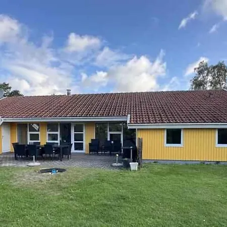 Large With Pool And Sauna Bøtø By