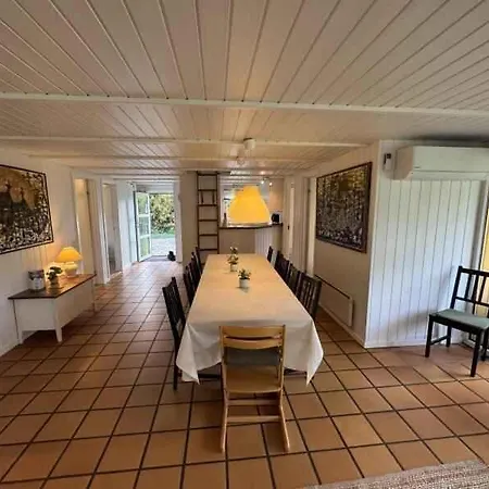 Large With Pool And Sauna Dom wakacyjny Bøtø By